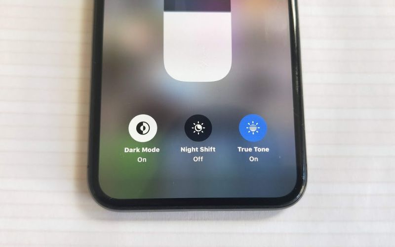 Không quên kiểm tra True Tone cho thiết bị iPhone cũ