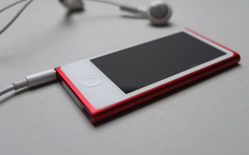 Cổng sạc Lightning tương thích với iPod Nano 7 và iPod Touch thế hệ thứ 5, 6, 7.