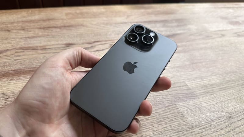 Đánh giá iPhone 16 Pro Max: Có gì hấp dẫn? Có nên lên đời?