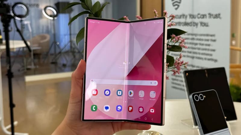 Samsung Galaxy Z Fold 6 ra mắt với nhiều cải tiến ấn tượng