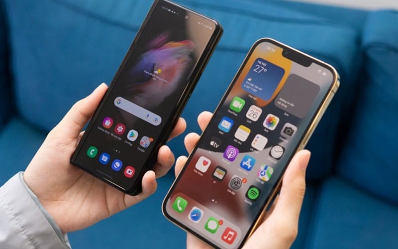 So sánh Samsung Galaxy Z Fold 4 và iPhone 13 Pro Max: Cuộc chiến của những siêu phẩm công nghệ hàng đầu thế giới