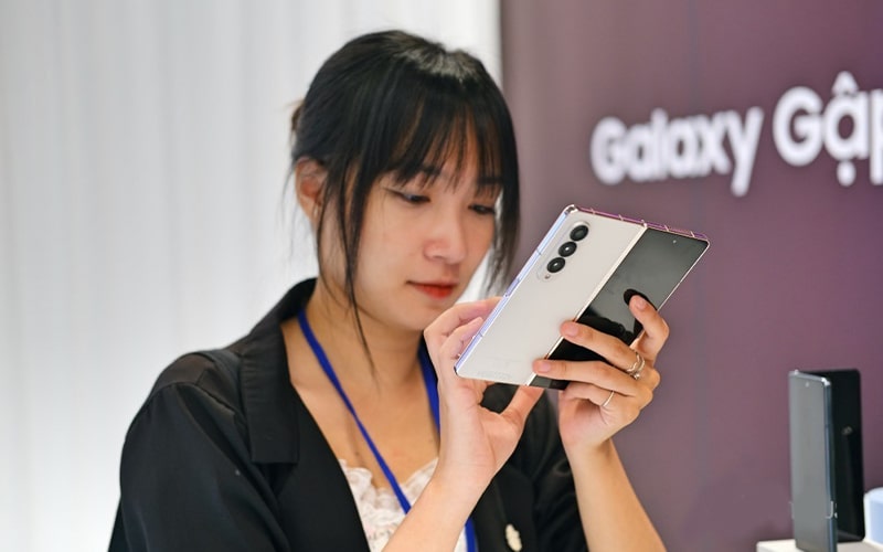 So sánh Samsung Galaxy Z Fold 4 và iPhone 13 Pro Max: Cuộc chiến của những siêu phẩm công nghệ hàng đầu thế giới