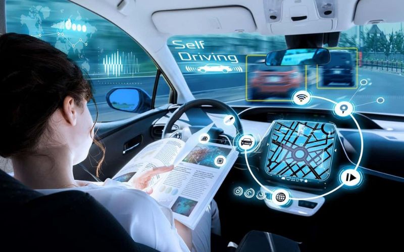 Một trong những ứng dụng đáng chú ý của AI trong vận tải là việc phát triển xe tự lái