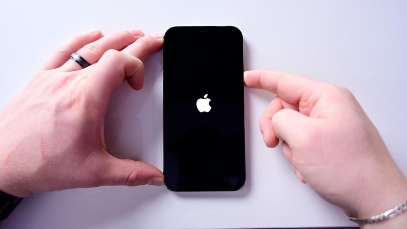 Nếu âm thanh bàn phím nhỏ sau khi cập nhật iOS thì thử khởi động lại iPhone