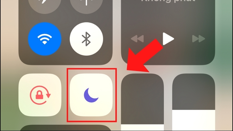 Bật và tắt chế độ Không làm phiền trong Trung tâm điều khiển của iPhone