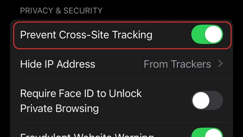 Kéo xuống đến mục Privacy & Security và gạt thanh Prevent Cross-Site Tracking sang trái để tắt
