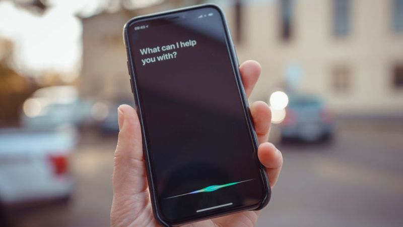 Sử dụng lệnh Hey Siri và nói Take a Screenshot