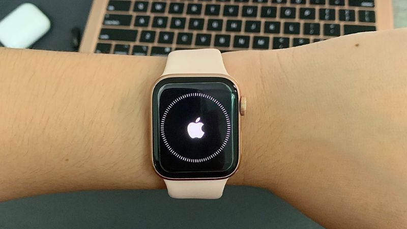 Quá trình động bộ hóa giữa Apple Watch với iPhone 