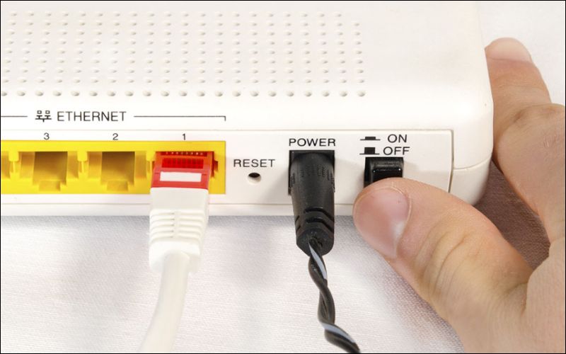 ban co the thu khoi dong lai router