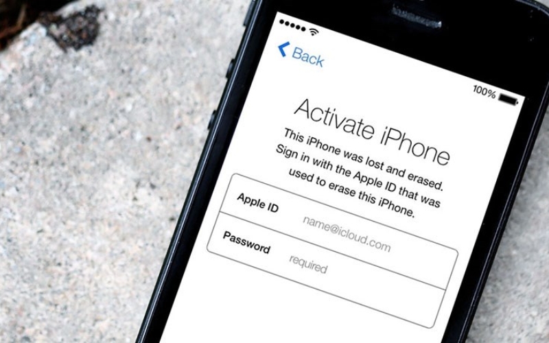 iPhone dính iCloud là khi thiết bị yêu cầu kích hoạt bằng tài khoản iCloud