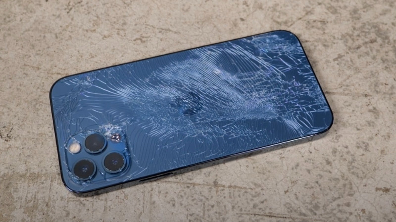 Một số người bán cố tình thay vỏ mới cho iPhone cũ nát, máy dựng để bán giá cao