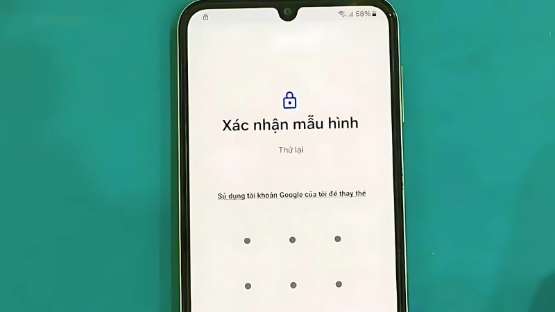 Nhấn vào Sử dụng tài khoản Google của tôi để thay thế xuất hiện trên màn hình khóa