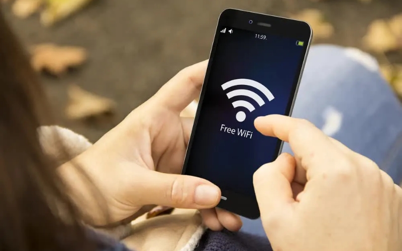 Hạn chế dùng WiFi công cộng