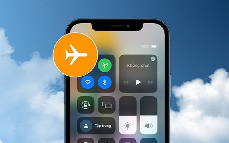 Bạn nên bật chế độ máy bay trong khi sạc điện thoại