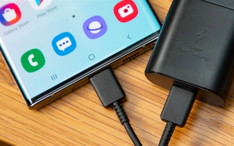 Samsung Galaxy Note 20 Ultra có tích hợp tính năng sạc nhanh