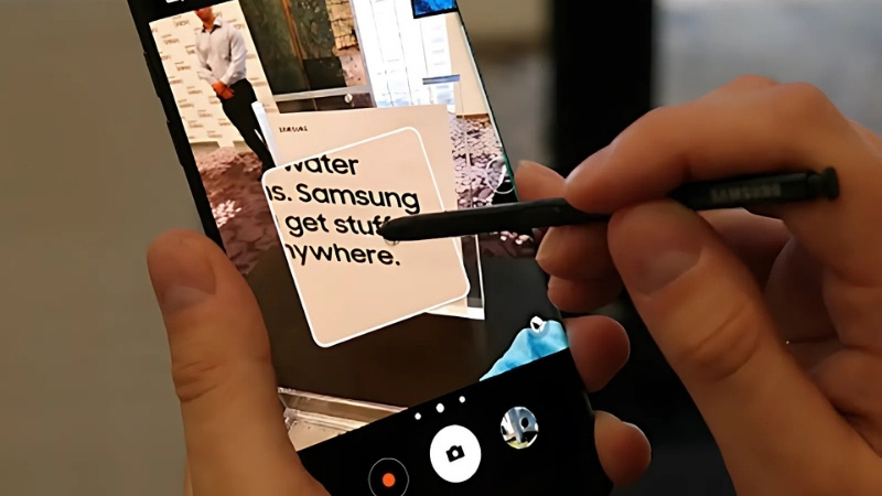 Magnify cho phép phóng to một vùng nhỏ trên màn hình