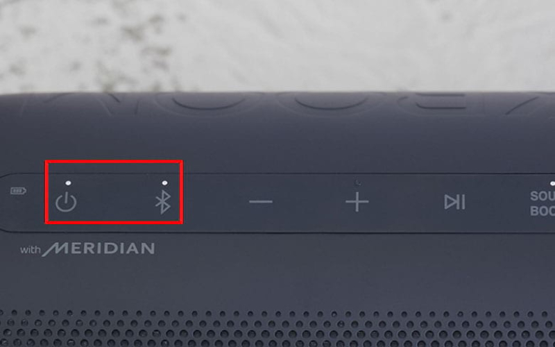 nguoi dung can phai bat nguon loa bluetooth voi nut nguon tren loa