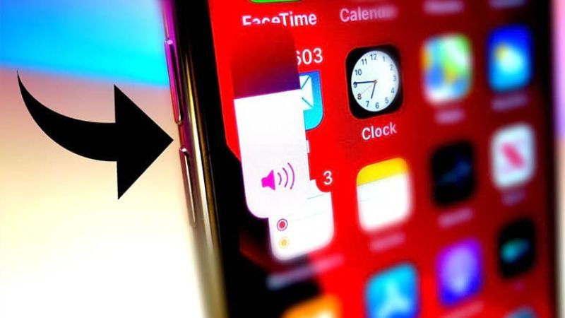 Nhấn giữ nút giảm âm lượng ở cạnh trái iPhone