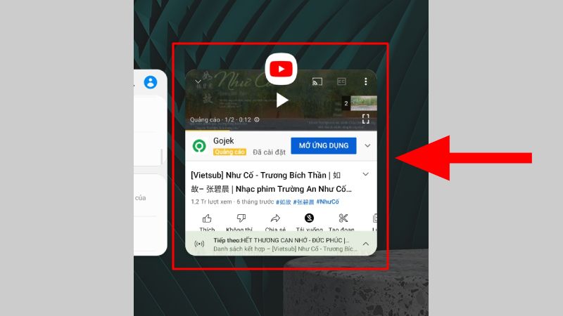 Chạm và giữ vào biểu tượng YouTube
