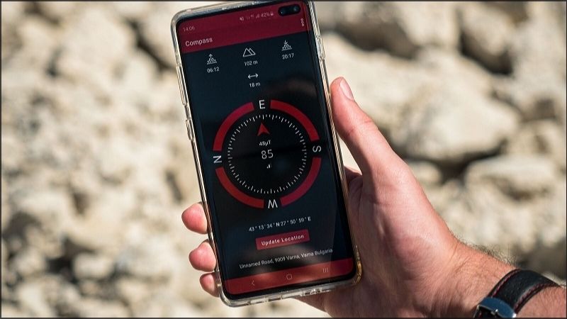 Cảm biến la bàn trên smartphone có công dụng quan trọng trong việc xác định hướng và định vị