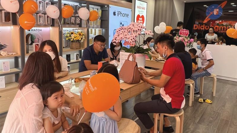 Mua điện thoại uy tín tại Di Động Mới