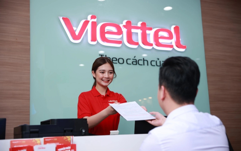 Đến các điểm giao dịch của Viettel 