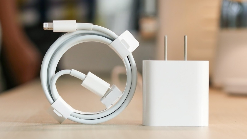 Hãy dùng sạc iPhone chính hãng hoặc cáp iPhone MFi