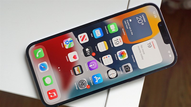 Điểm đáng giá của iPhone 13 Pro Max là màn hình Super Retina XDR OLED