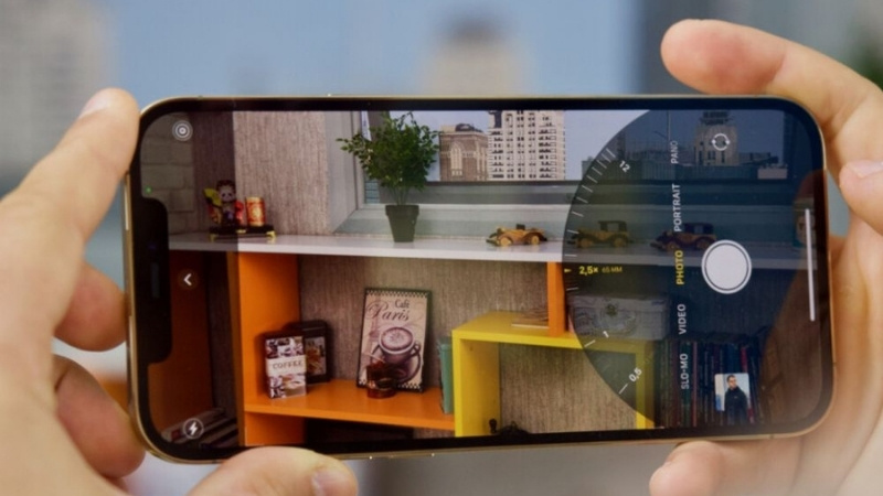 iPhone 13 Pro Max vẫn mạnh về màu sắc đặc trưng, sự ổn định và Cinematic Mode