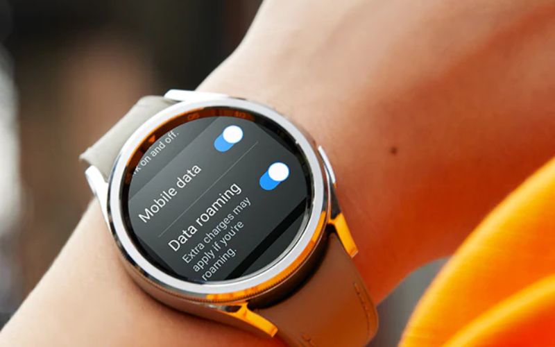 khung vien cua galaxy watch 6 duoc che tao tu thep khong gi