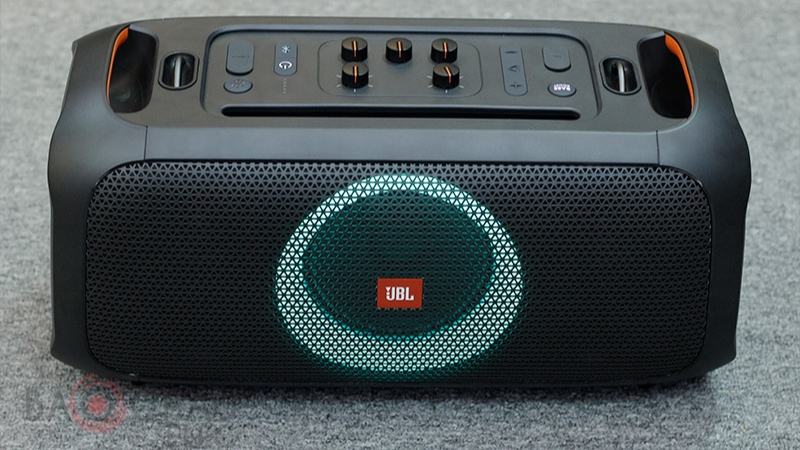  JBL PartyBox On The Go là một sản phẩm loa đáng sở hữu