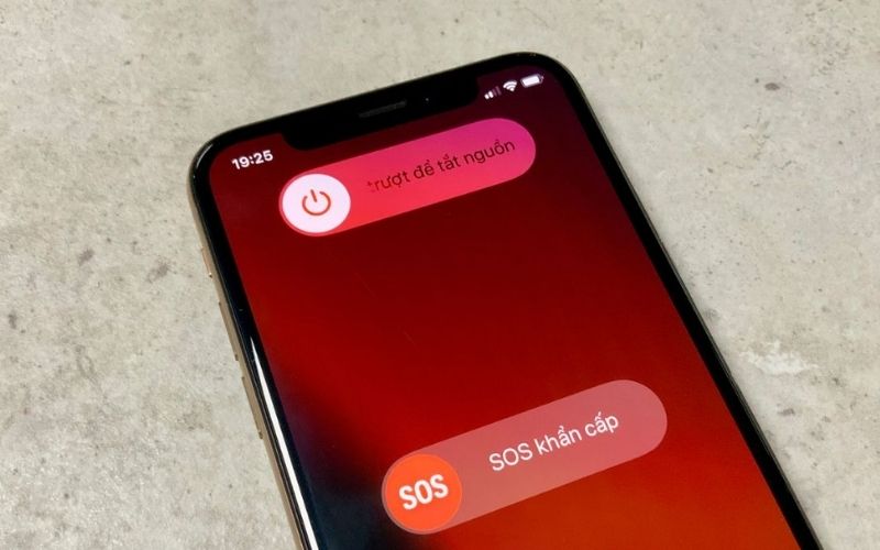 Tắt nguồn hoặc khởi động lại điện thoại