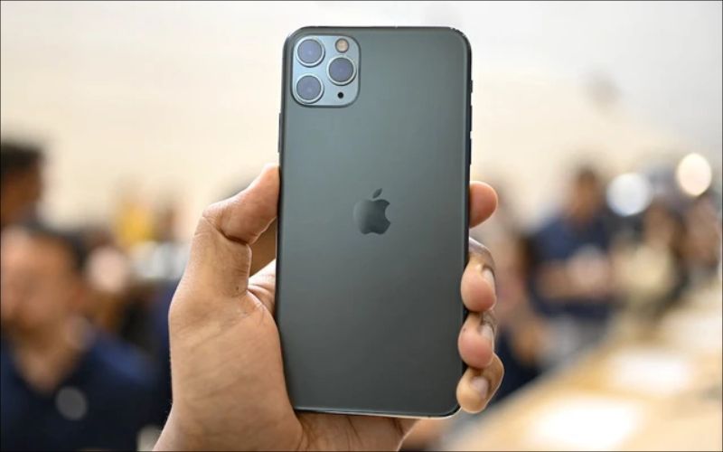 iPhone 11 Pro Max là phiên bản cao cấp nhất với thời lượng pin ấn tượng