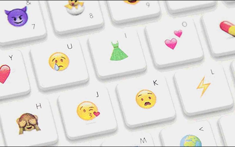 Emoji, emoticon và sticker đều là các biểu tượng trực quan được sử dụng trong giao tiếp trực tuyến