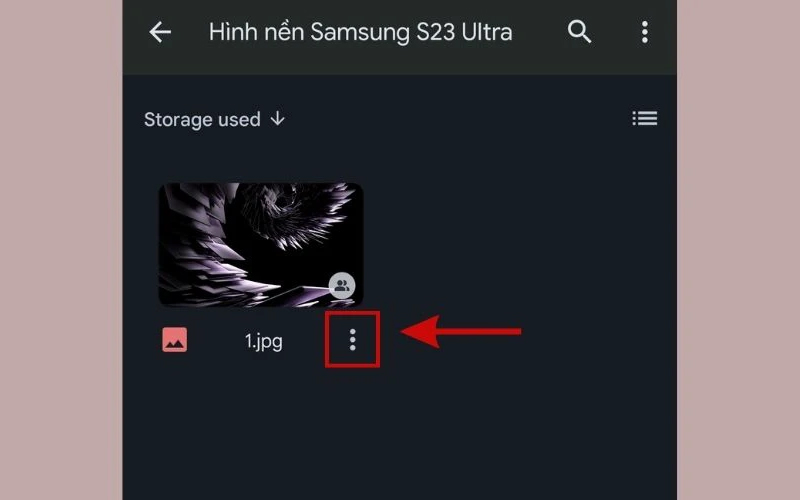 Nhấn vào biểu tượng ba chấm trên hình ảnh bạn muốn tải về