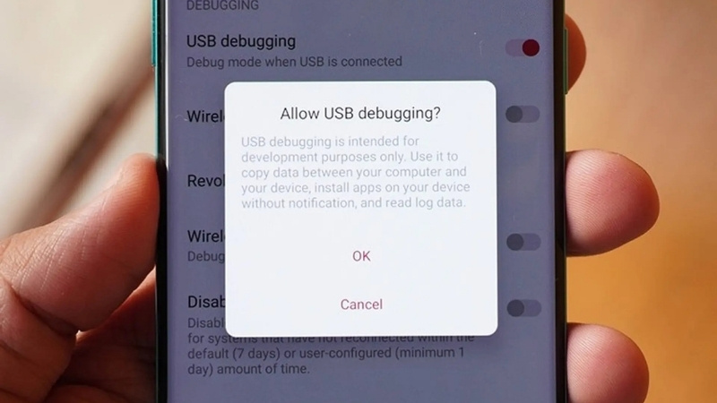 Không nên luôn bật gỡ lỗi USB trên điện thoại, hãy tắt chế độ này khi không sử dụng