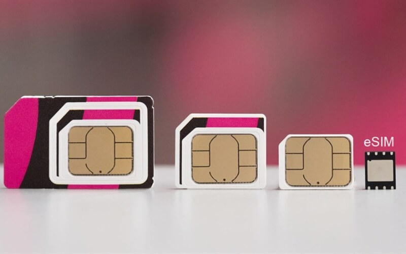 eSim có kích thước nhỏ được tích hợp sẵn bên trong iPhone 16 và không thể tháo rời