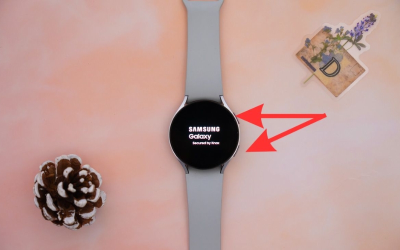 Galaxy Watch 5 của bạn có hai nút nằm ở cạnh bên phải