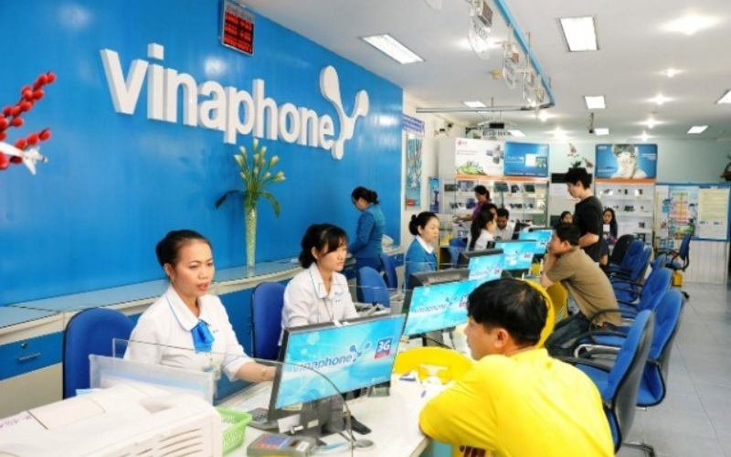 Đổi eSIM VinaPhone trên iPhone ở cửa hàng