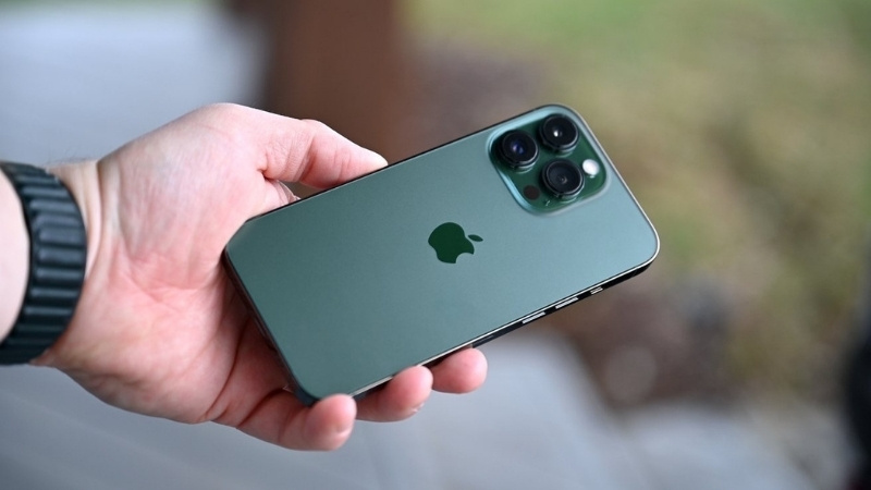 Kiểm tra ngoại hình tổng thể iPhone trước khi mua
