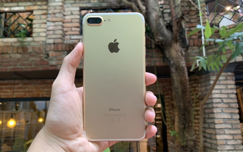 iPhone 7 Plus co ty le mac loi len den 7