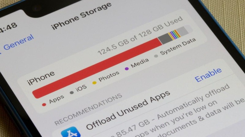 Nếu bộ nhớ máy bạn gần đầy, việc cập nhật có thể làm giảm hiệu suất iPhone