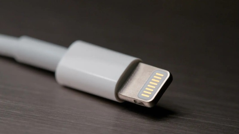 Nếu iPhone sạc bình thường với bộ sạc khác, thì có thể bộ sạc cũ của bạn có vấn đề
