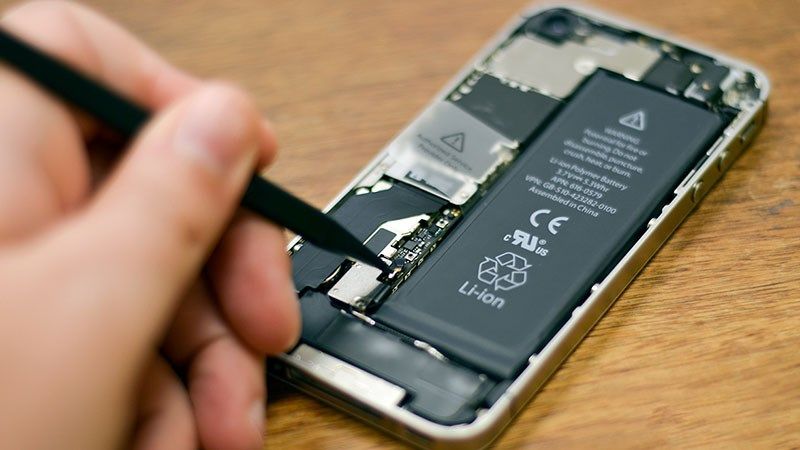 iPhone sử dụng pin lithium-ion
