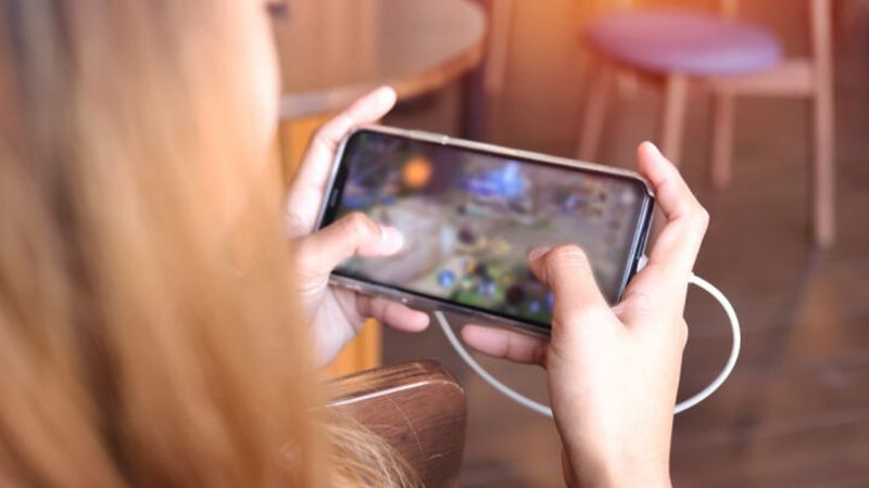 Nguy cơ iPhone phát nổ khi vừa sạc vừa dùng là cực kỳ thấp