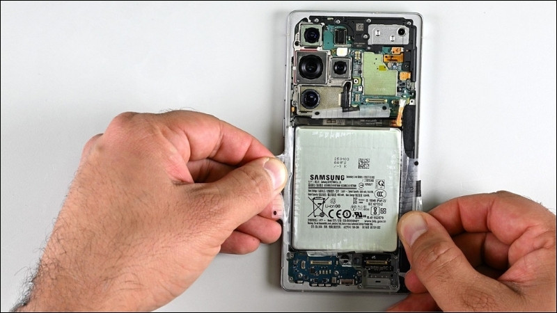 iFixit đã chấm cho Galaxy S25 Ultra điểm số 5 trên thang điểm 10