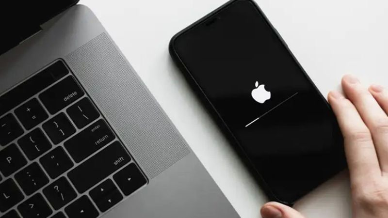 Đôi khi, lỗi phần mềm khiến máy không hiển thị trạng thái sạc
