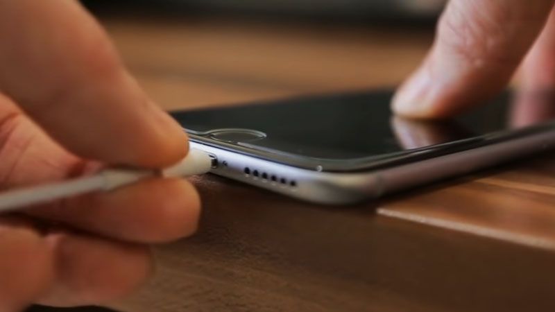 Tránh để pin cạn kiệt thường xuyên