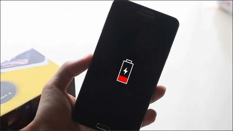 Tránh để pin cạn sạch đến mức tắt nguồn mới sạc lại