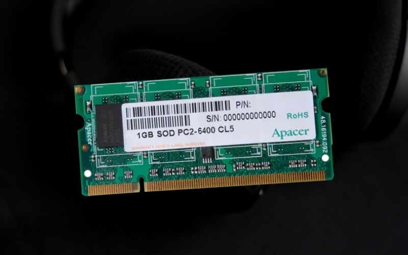SO-DIMM thường được sử dụng trong máy tính xách tay (laptop)